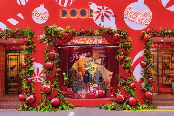 도어투성수 코카콜라 오프라인 팝업 프로젝트. (사진=마초의사춘기)