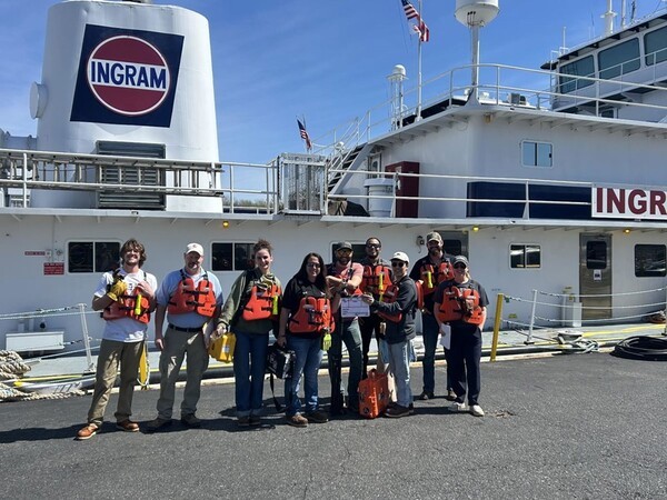 잉그램 바지 컴퍼니(Ingram Barge Company)와 커리어뷰XR(CareerViewXR)팀의 단체사진.(사진=CareerViewXR)