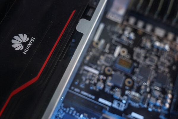 화웨이 반도체 서버 (사진=로이터, 연합뉴스)