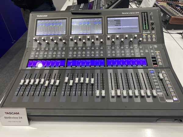 TASCAM Sonicview 24