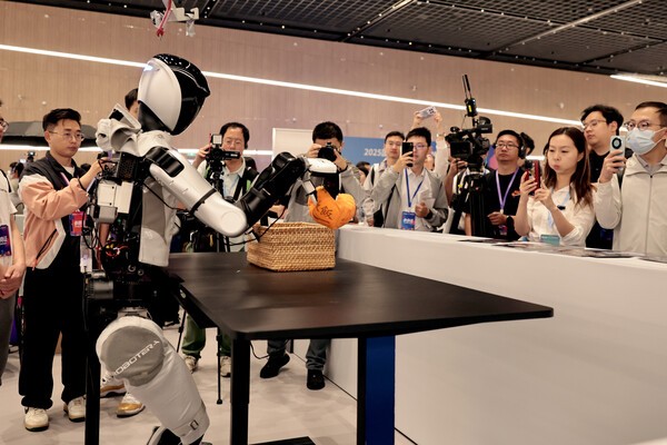 상하이 휴머노이드 로봇 기능대회  (사진=신화, 연합뉴스)