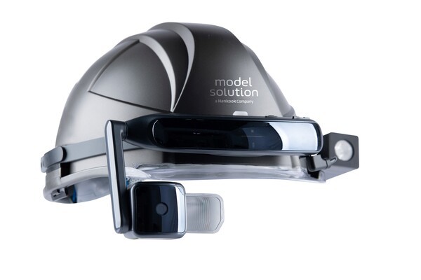 모델솔루션이 2024년 출시한 산업용 AR 디바이스   사진=한국앤컴퍼니그룹 제공, 연합뉴스