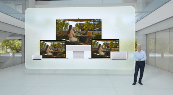 애플 WWDC 2025에서 '인조이(inZOI)'를 소개하는 애플 소프트웨어 수석 부사장 크레이그 페더리기.사진=크래프톤 