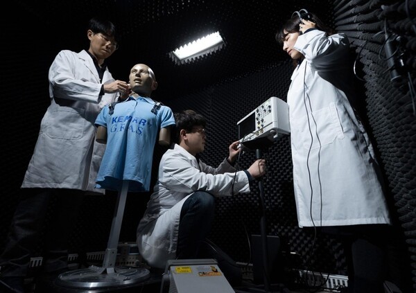 첨단 의료기기 연구제조센터 장비 활용  사진=창원시 제공, 연합뉴스