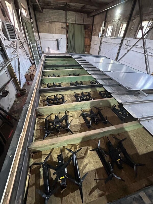 우크라이나군이 공개한 공격용 드론  사진=우크라이나 보안국(SBU) 제공, 연합뉴스