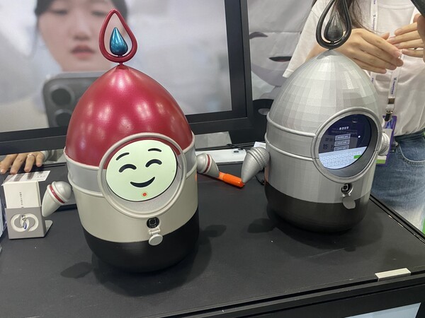 아틀로 교감형 대화 로봇 아토