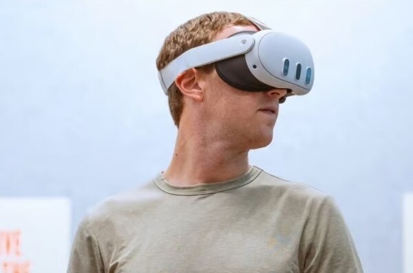 메타의 퀘스트3를 착용하고 있는 마크 저커버그 CEO  사진=마크 저커버그 인스타그램