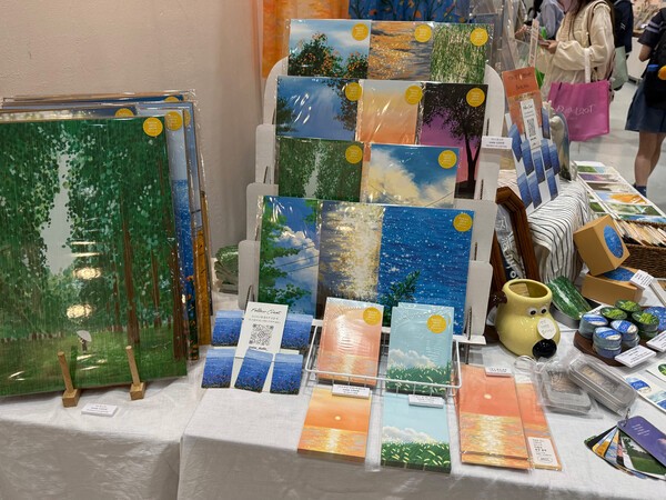 wise studio 굿즈 사진= 조하연 기자