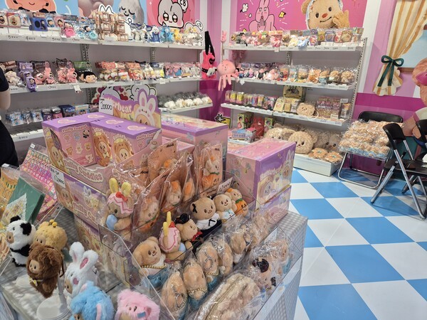 STOLIFT 굿즈 사진=정소희 기자