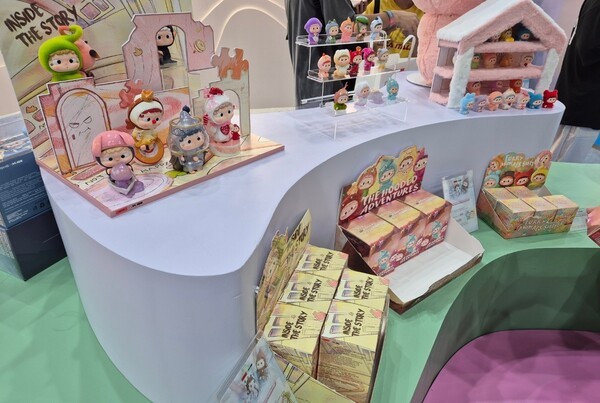 Heyone 굿즈 사진=정소희 기자