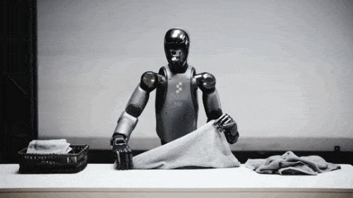 빨래를 개는 피규어02의 시연 모습  이미지=피규어AI