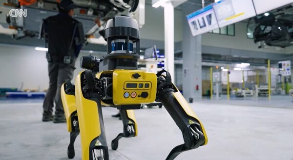 보스턴다이내믹스 사족보행 로봇 '스팟'  사진=현대차그룹 제공, 연합뉴스