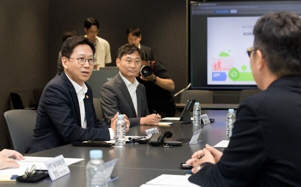 배경훈 과학기술정보통신부 장관이 '첨단 GPU 확보 및 AI 고속도로 현장간담회'에서 발언하고 있다. 사진=과기정통부 제공