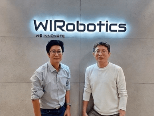 왼쪽부터 김용재, 이연백 위로보틱스 공동대표  사진=위로보틱스