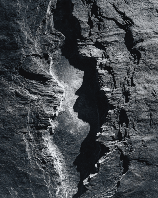 바위 위의 잔상_몽환