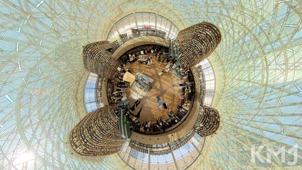 이미지를 클릭하면 360영상을 감상할 수 있습니다.