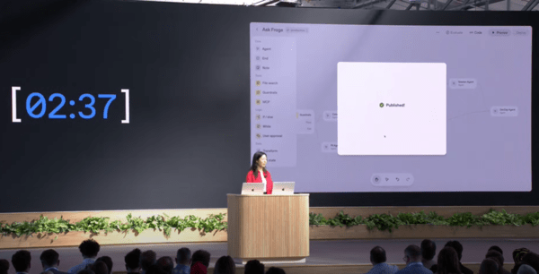 실시간으로 코딩 없이 AI 에이전트가 만들어지는 시현을 하고 있다.  사진=오픈AI 유튜브 캡처