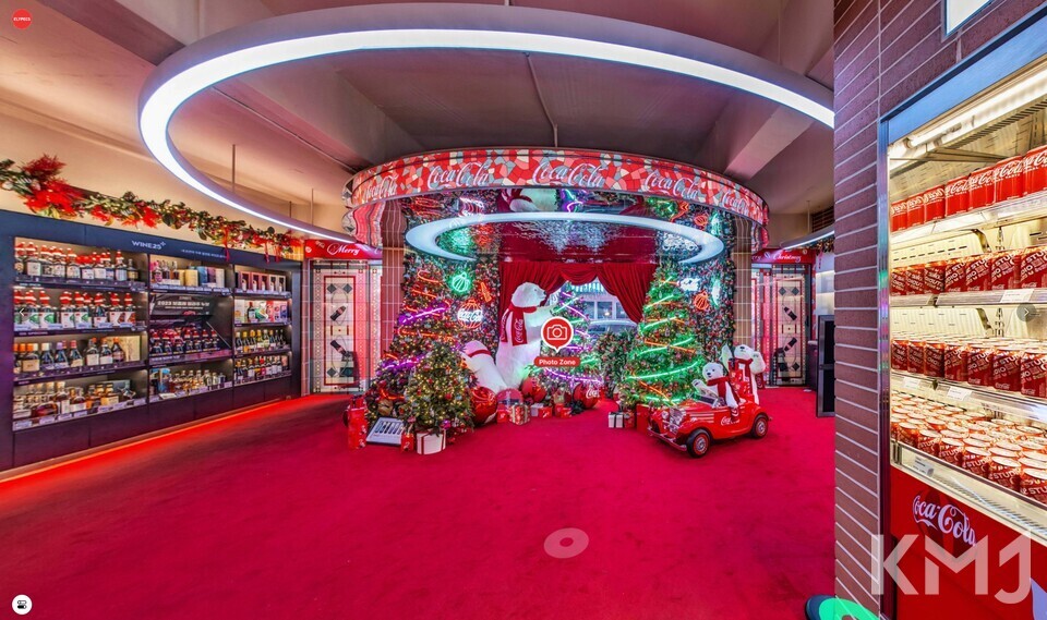 출처 : 올림플래닛 | 코카콜라 XR 팝업스토어