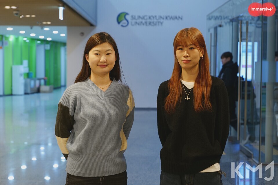 왼쪽부터 효은, 다혜 학생 (이하 KMJ)