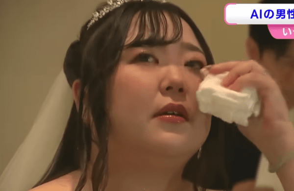 결혼식에서 눈물을 보이는 카노 씨.