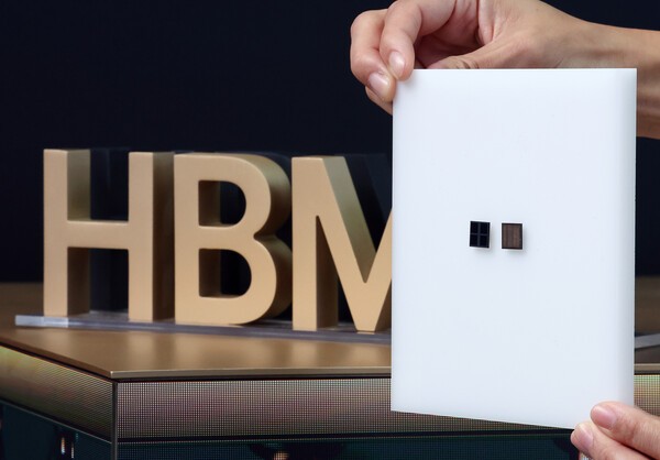 SK하이닉스의 6세대 HBM. 사진=연합뉴스